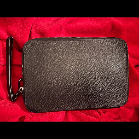 COACH bag/wristlet - Picture 3 of 10